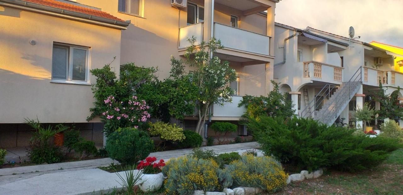 Apartments Golic Biograd Na Moru Exterior photo