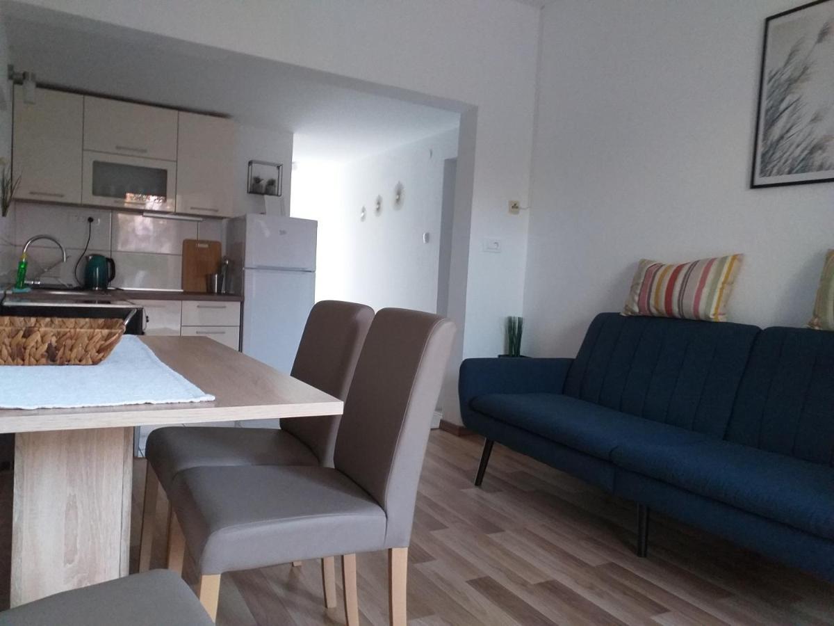 Apartments Golic Biograd Na Moru Exterior photo