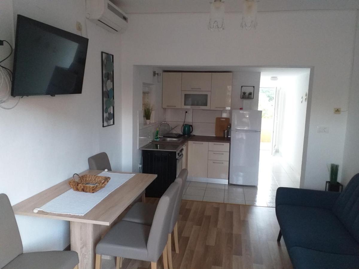 Apartments Golic Biograd Na Moru Exterior photo
