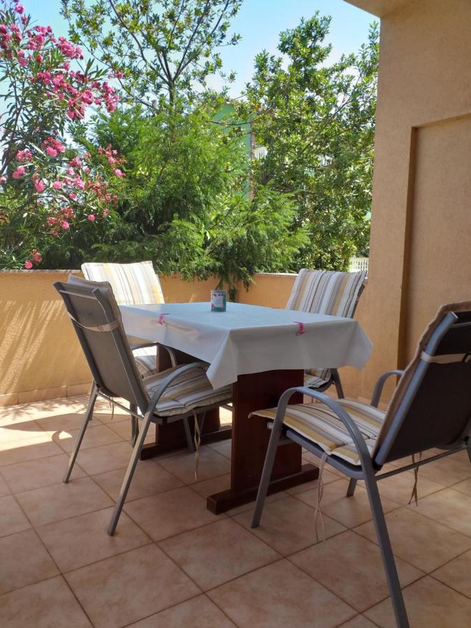 Apartments Golic Biograd Na Moru Exterior photo