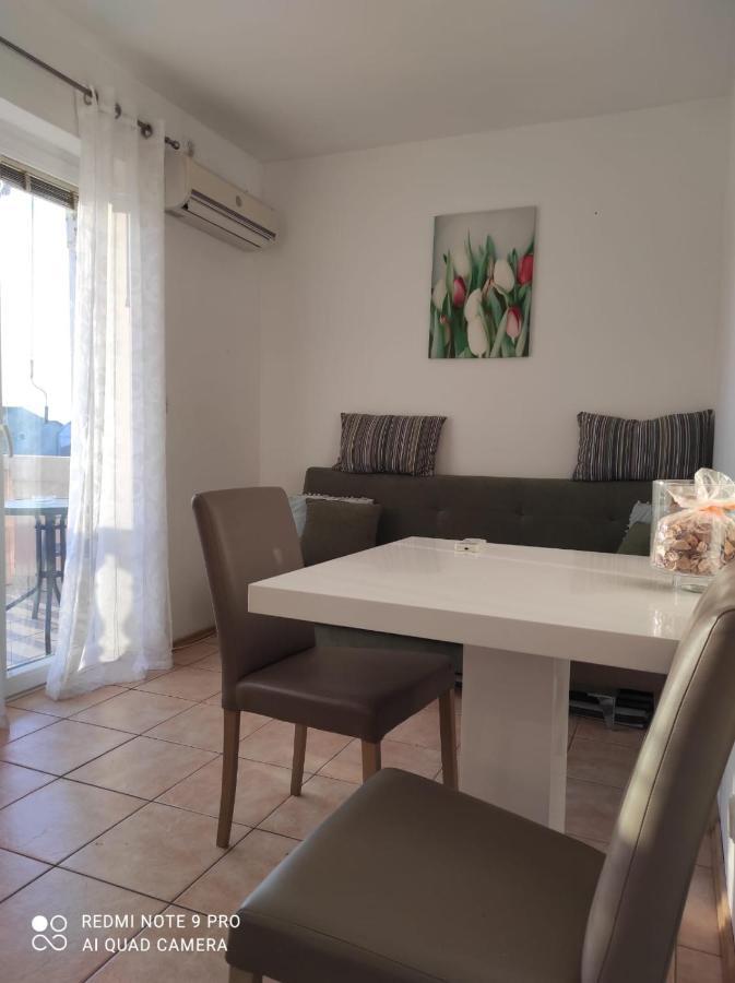 Apartments Golic Biograd Na Moru Exterior photo