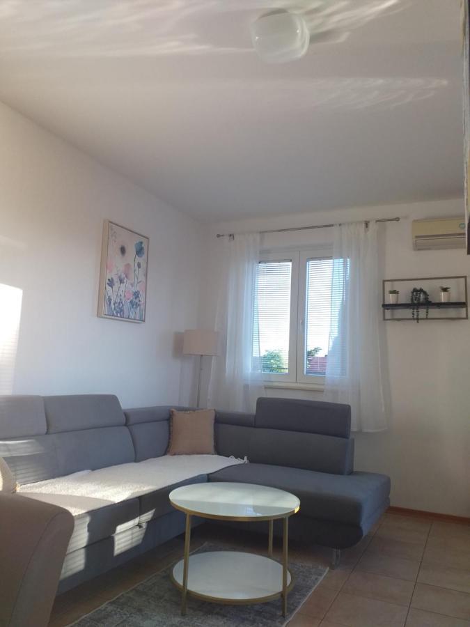 Apartments Golic Biograd Na Moru Exterior photo
