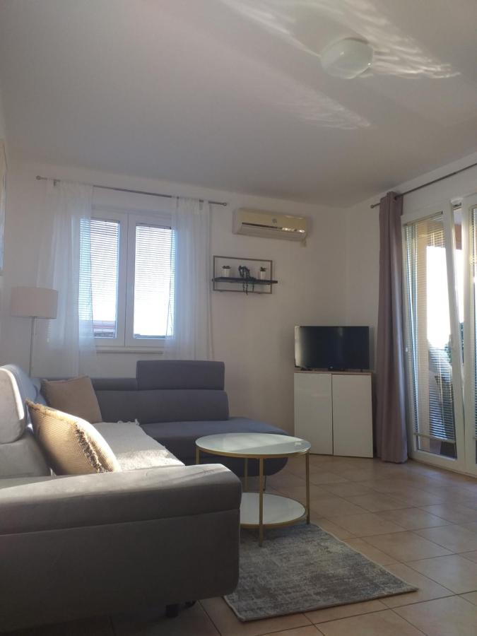 Apartments Golic Biograd Na Moru Exterior photo