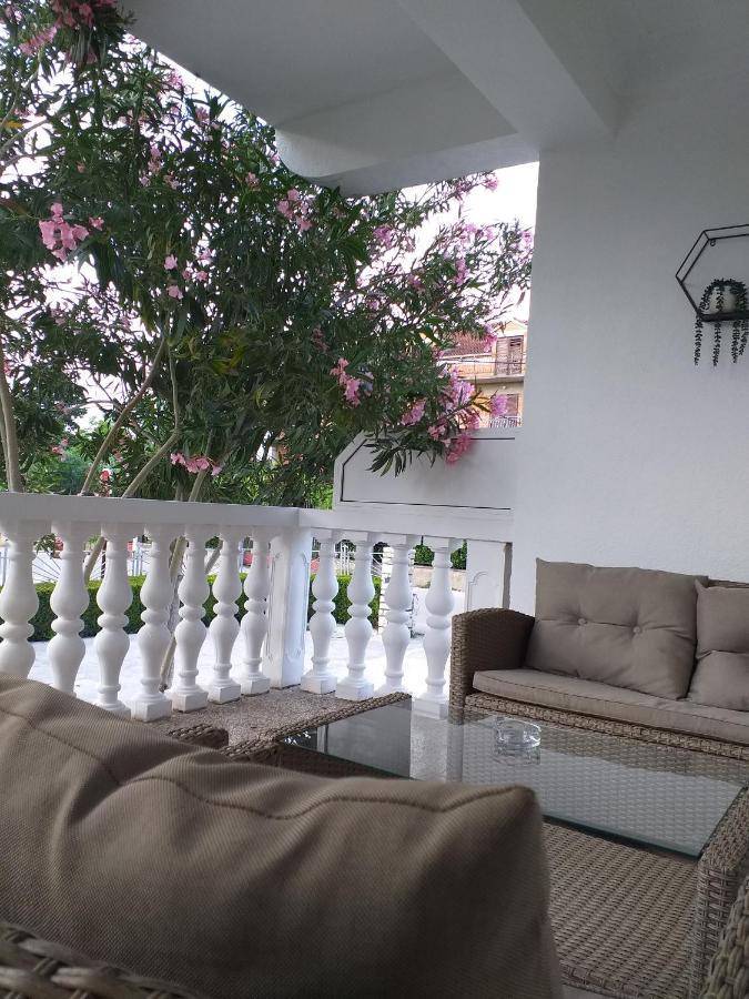 Apartments Golic Biograd Na Moru Exterior photo