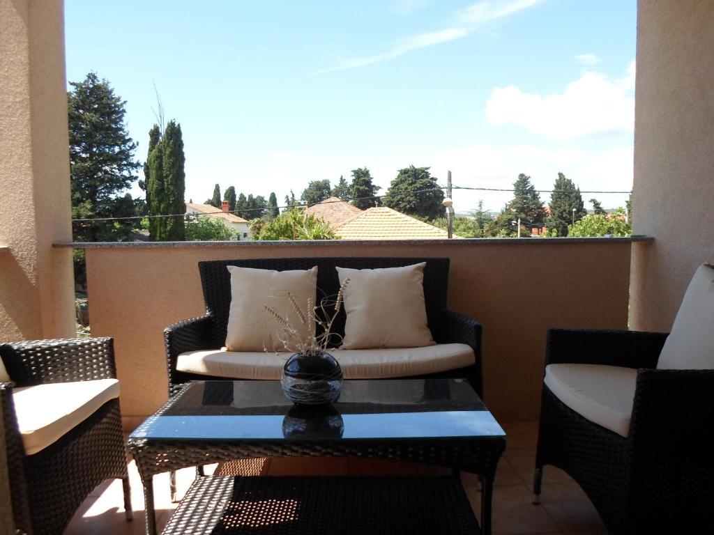 Apartments Golic Biograd Na Moru Exterior photo