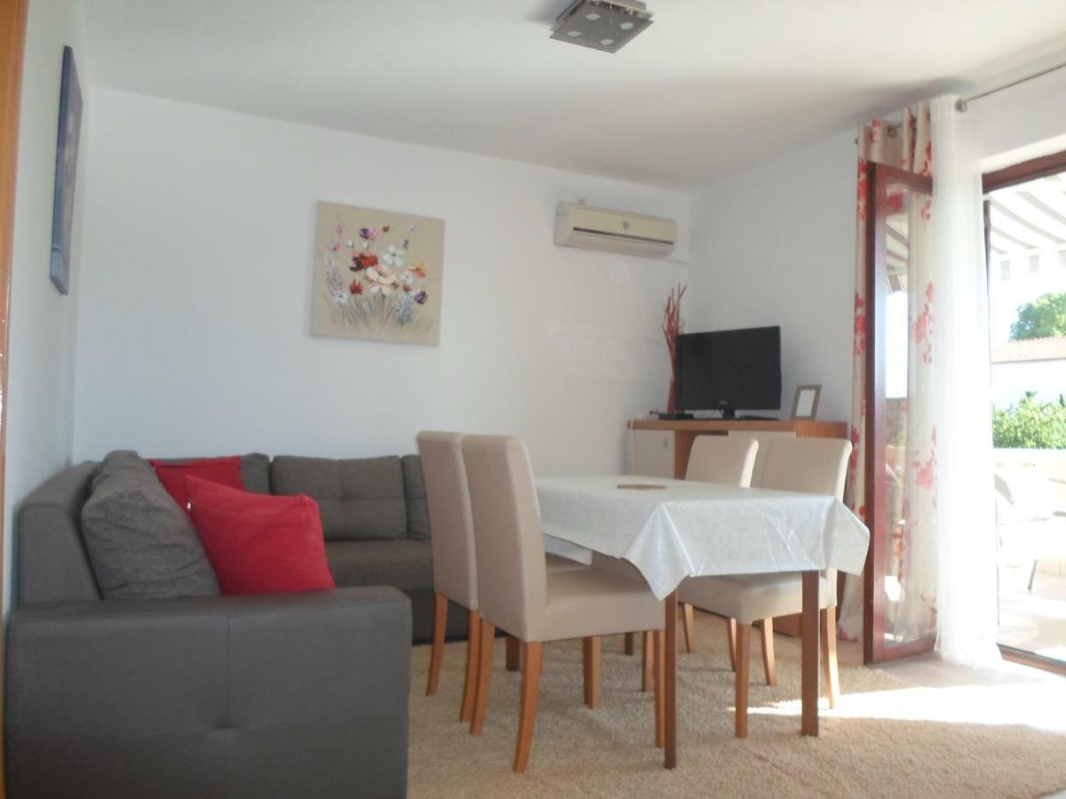 Apartments Golic Biograd Na Moru Exterior photo